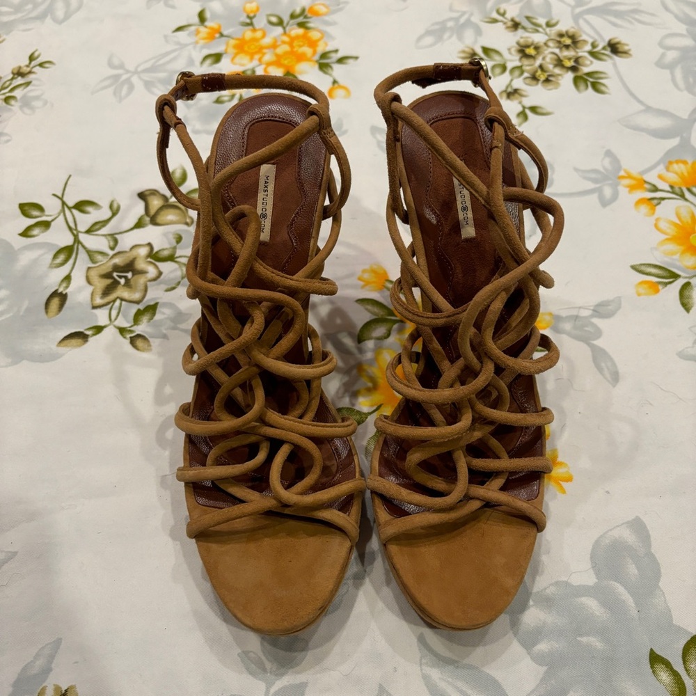 Max Studio Size 6.5 Leather Strappy Heels
